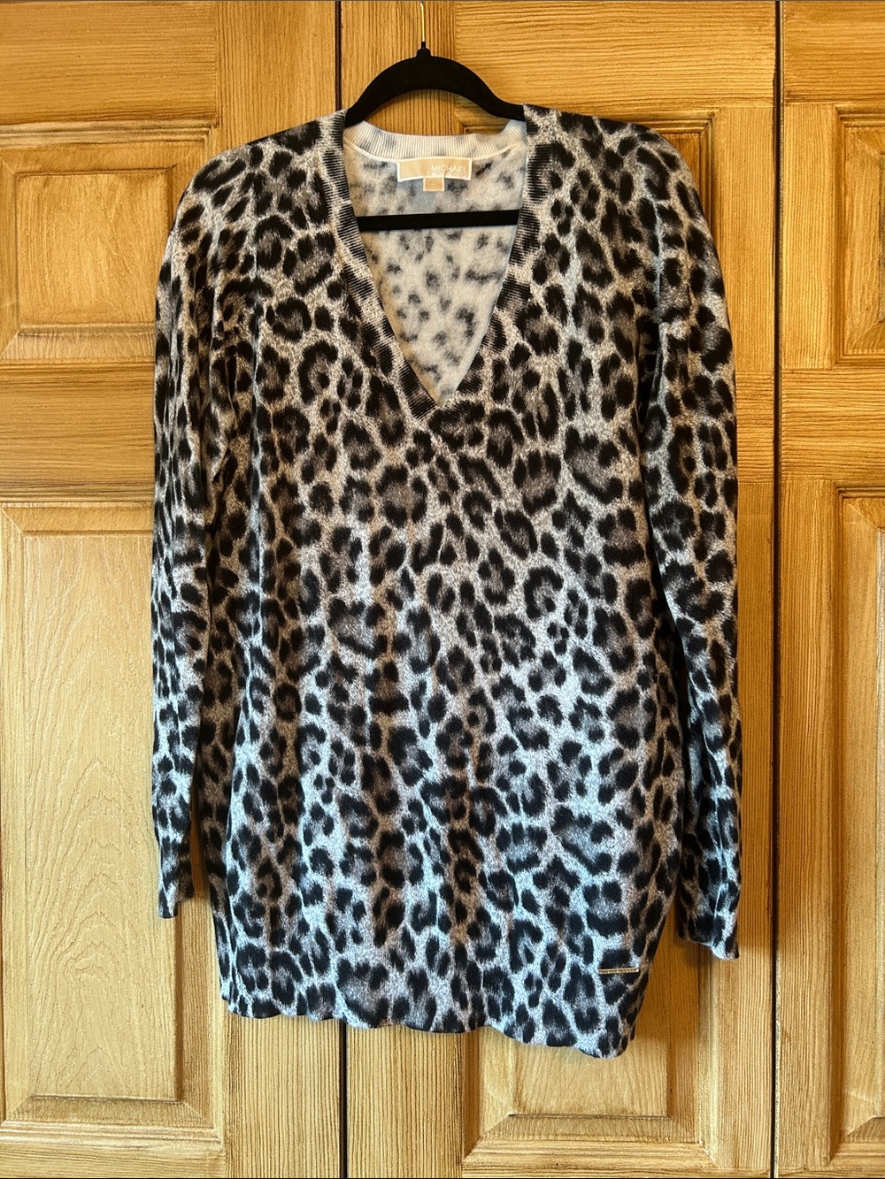 Michael Kors Black and Cream Leopard Print V-Neck Sweater